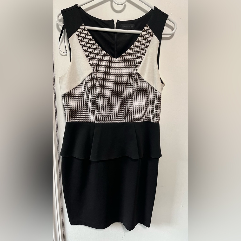 Worthington Black and White Sheath Dress V-Neck Sleeveless